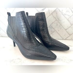 NEW Donald J. Pliner Black Textured Ankle Booties Size 9